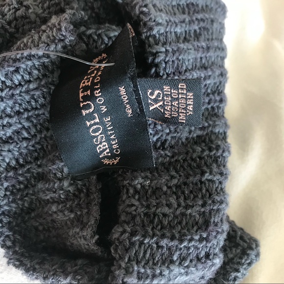 BNWT sleeveless turtleneck sweater - Picture 2 of 2